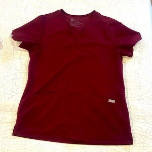 Maroon Figs scrub top. Size small